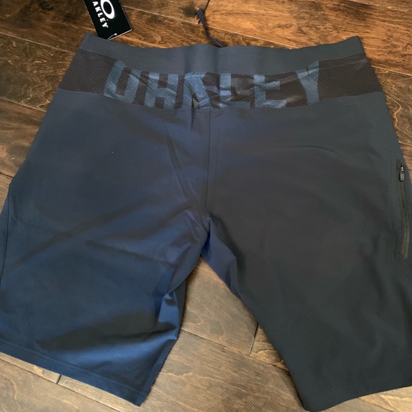 Oakley Off Richter Training Shorts - Picture 2 of 3